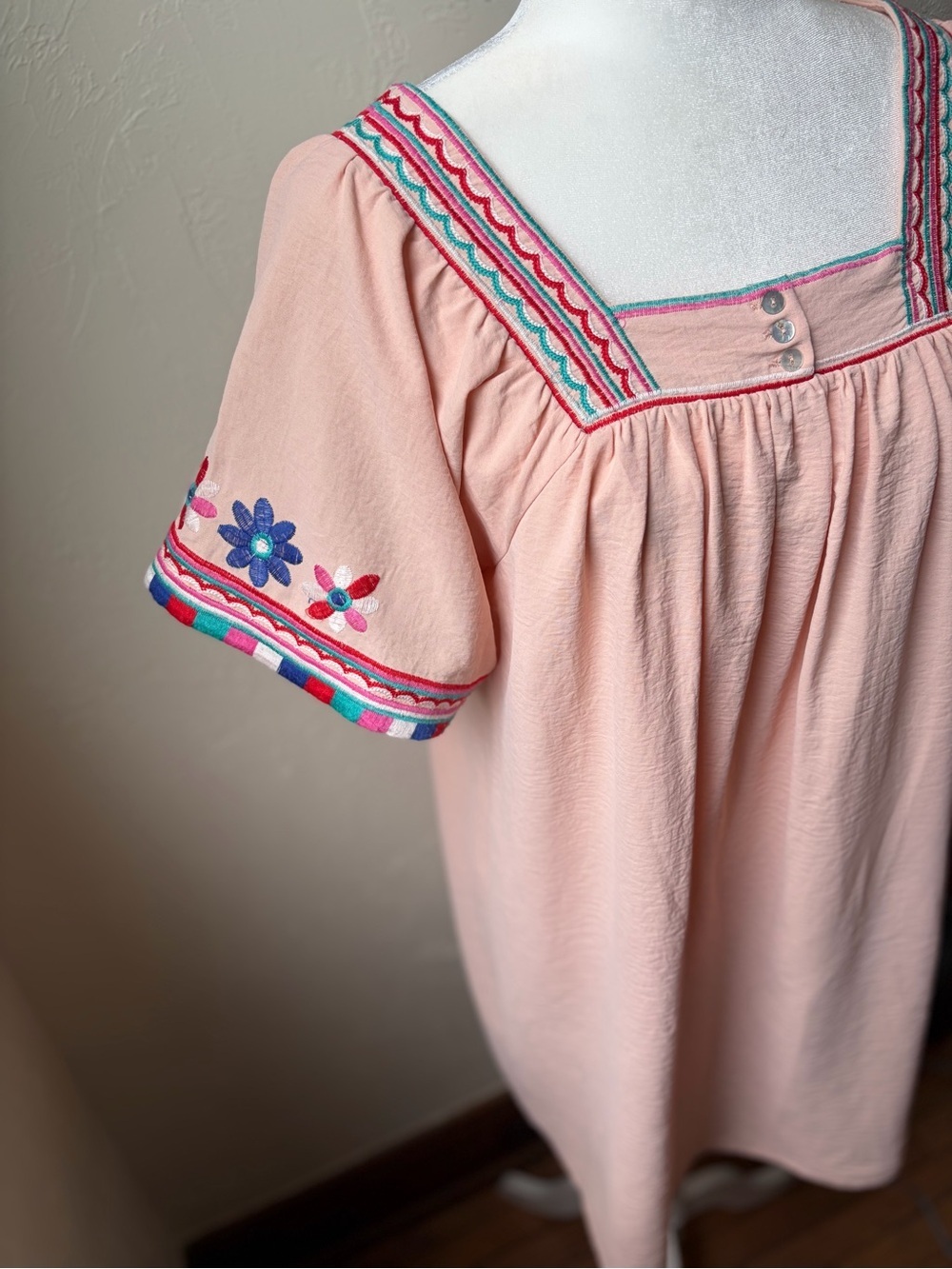 Entro Pink Embroidered Boho Caftan Mini Dress Medium - Picture 4 of 10